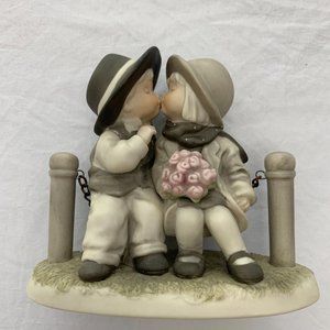 Pretty as a Picture Figurine‎ With Love and Kisses Collectable Vintage Valentine